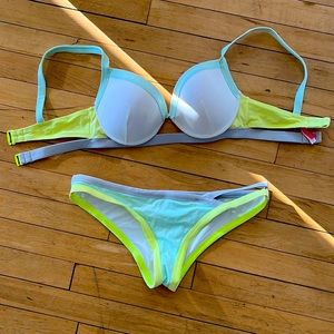 Victoria’s Secret bikini